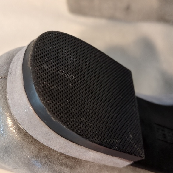 Aerosoles Silver Gray Leather Flats - Picture 6 of 10